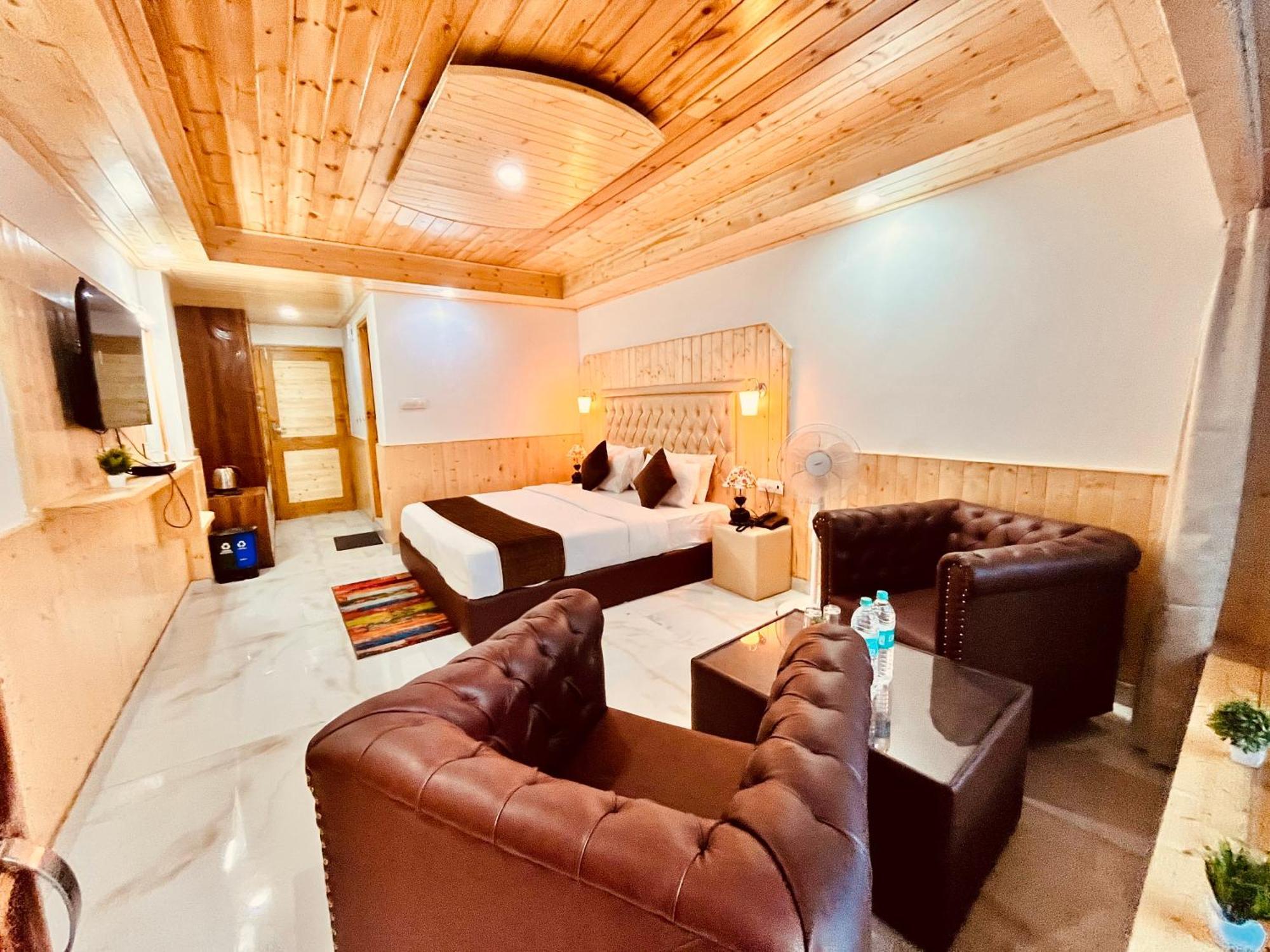 Himalayan Hill Queen Resort, Manali M98160-43400 Eksteriør bilde