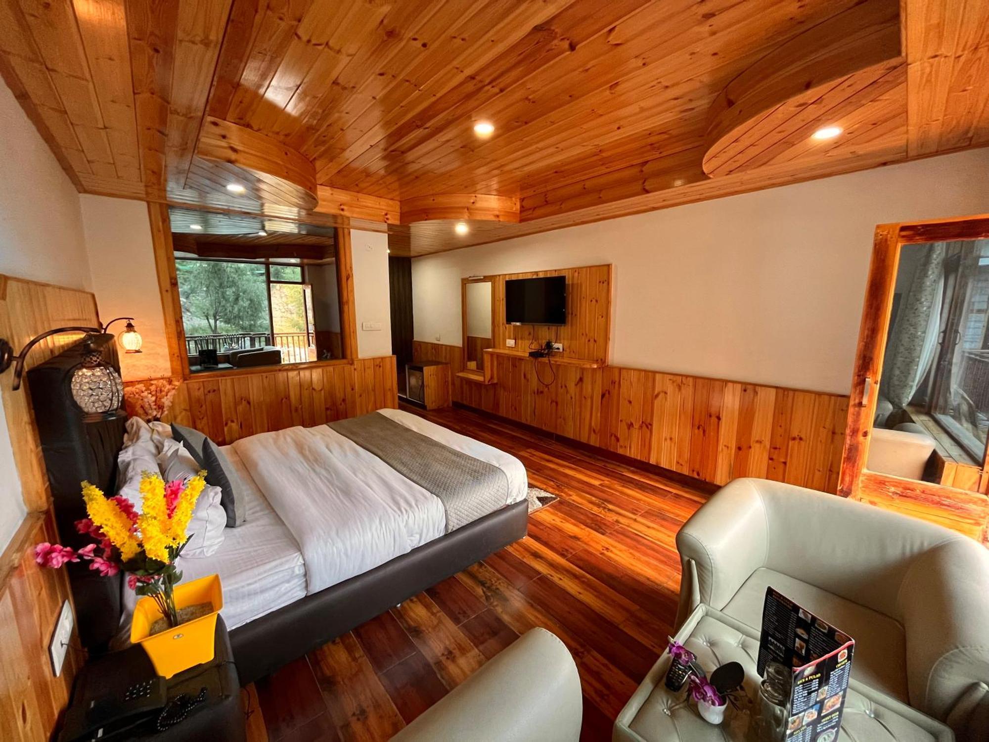 Himalayan Hill Queen Resort, Manali M98160-43400 Eksteriør bilde