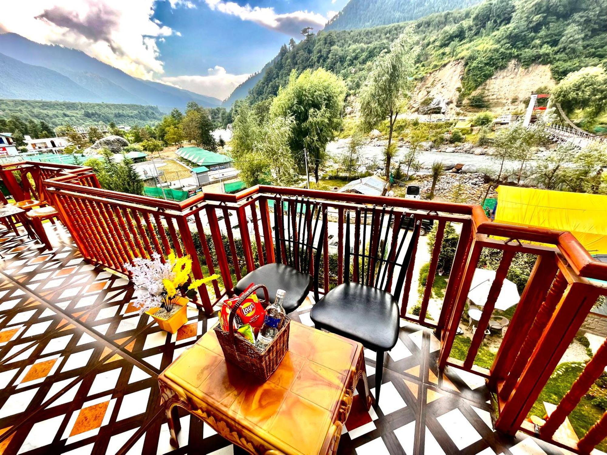 Himalayan Hill Queen Resort, Manali M98160-43400 Eksteriør bilde
