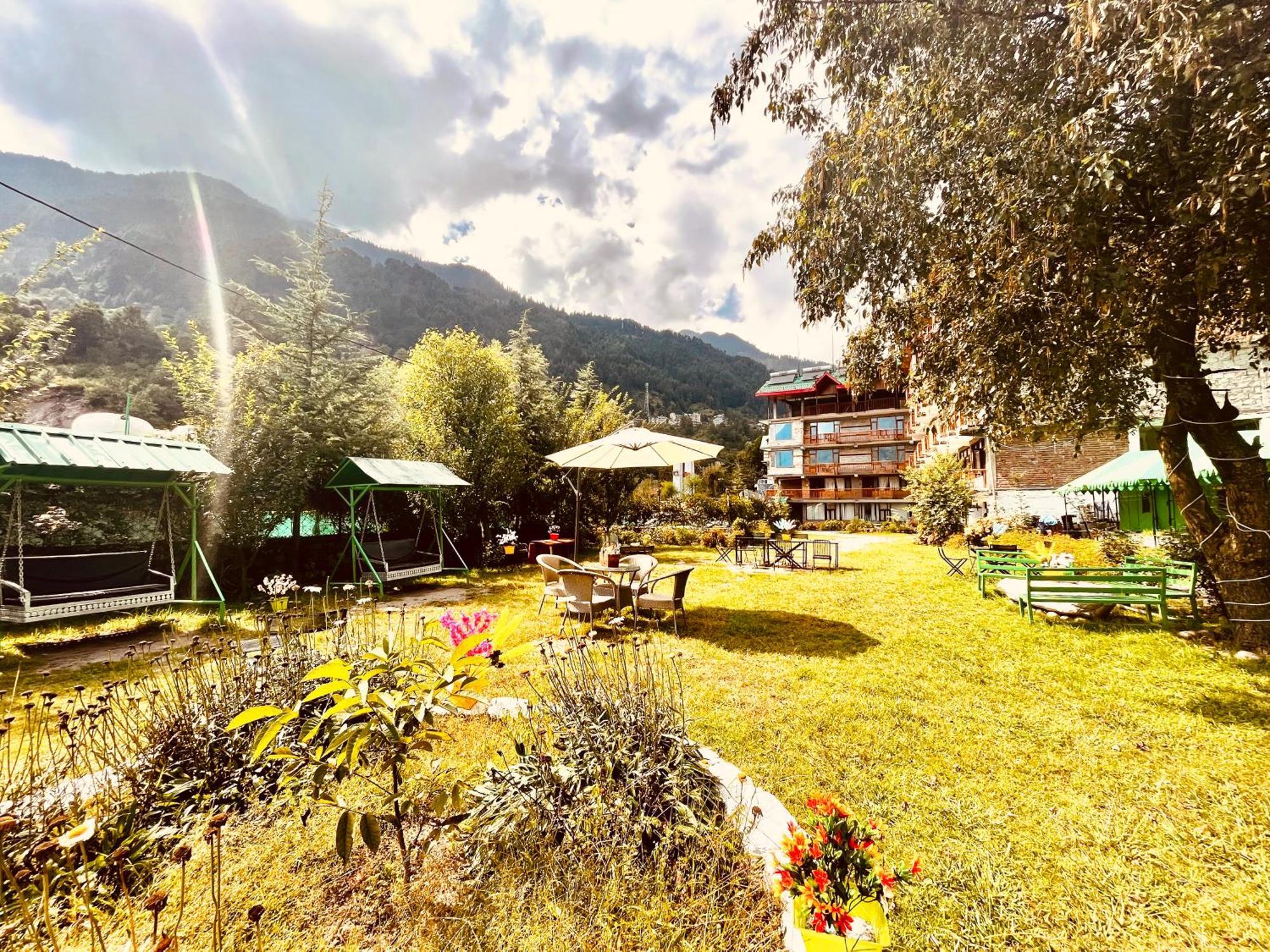 Himalayan Hill Queen Resort, Manali M98160-43400 Eksteriør bilde