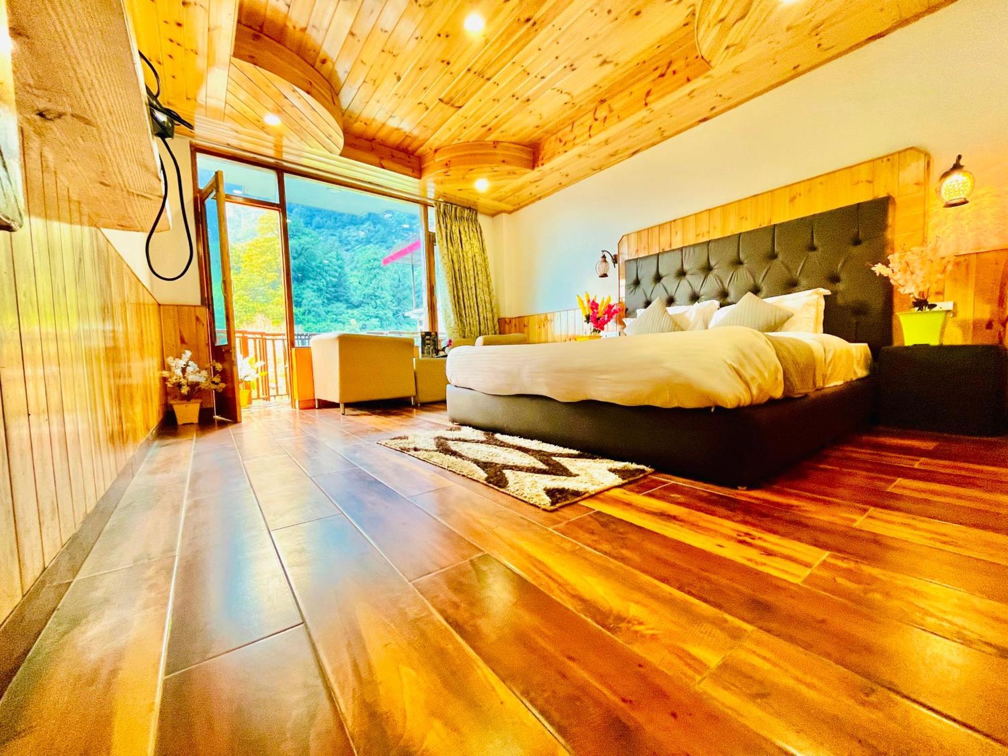 Himalayan Hill Queen Resort, Manali M98160-43400 Eksteriør bilde