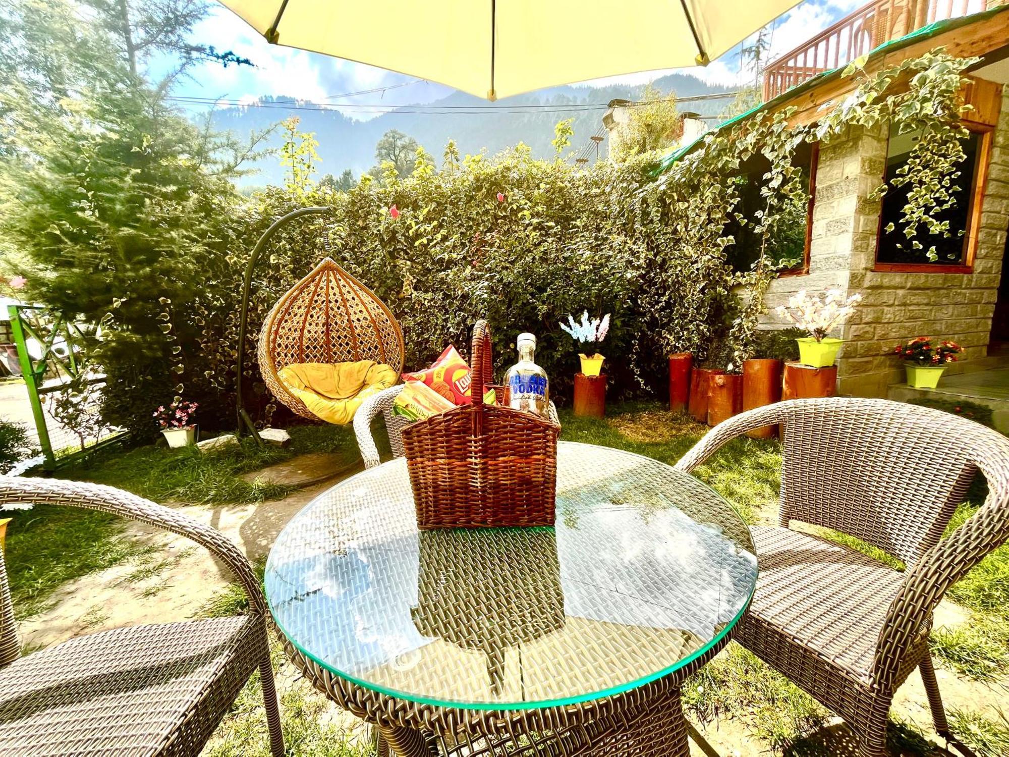 Himalayan Hill Queen Resort, Manali M98160-43400 Eksteriør bilde