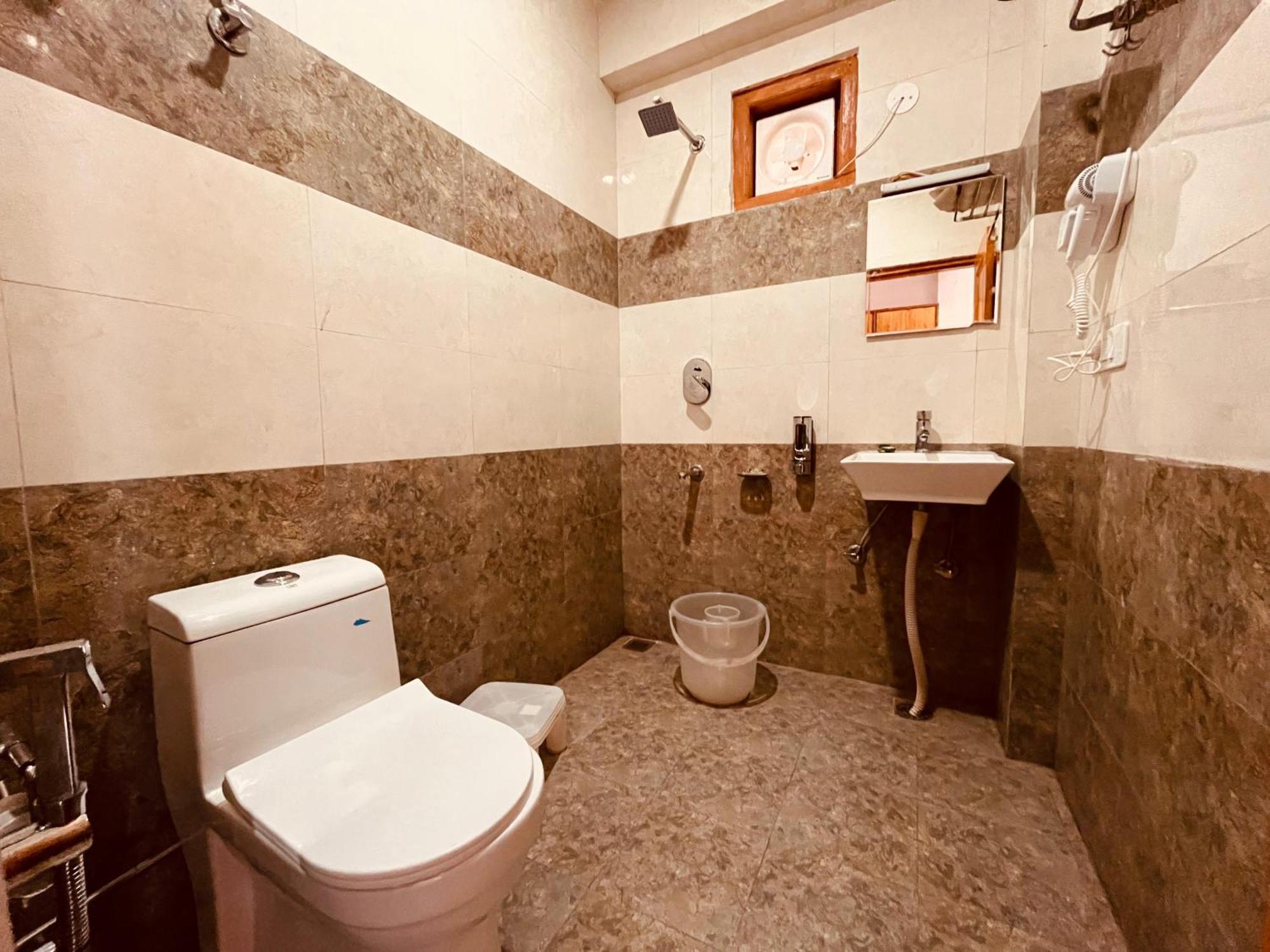 Himalayan Hill Queen Resort, Manali M98160-43400 Eksteriør bilde