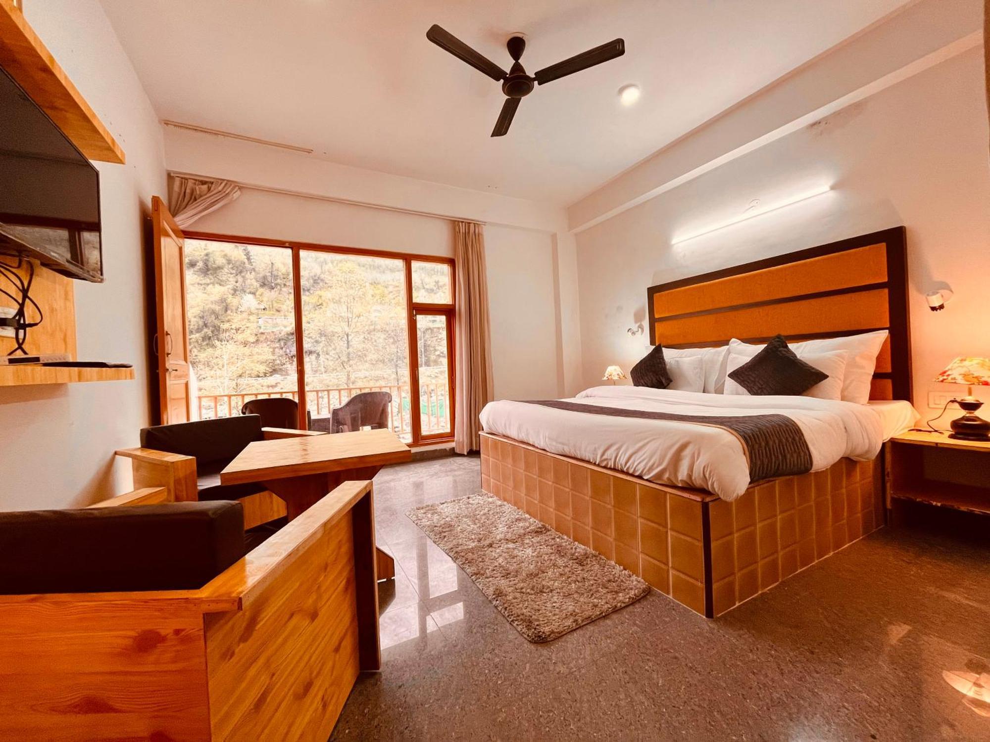 Himalayan Hill Queen Resort, Manali M98160-43400 Eksteriør bilde